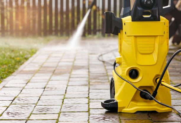 Best Animal Enclosure Cleaning  in Middletown, NY